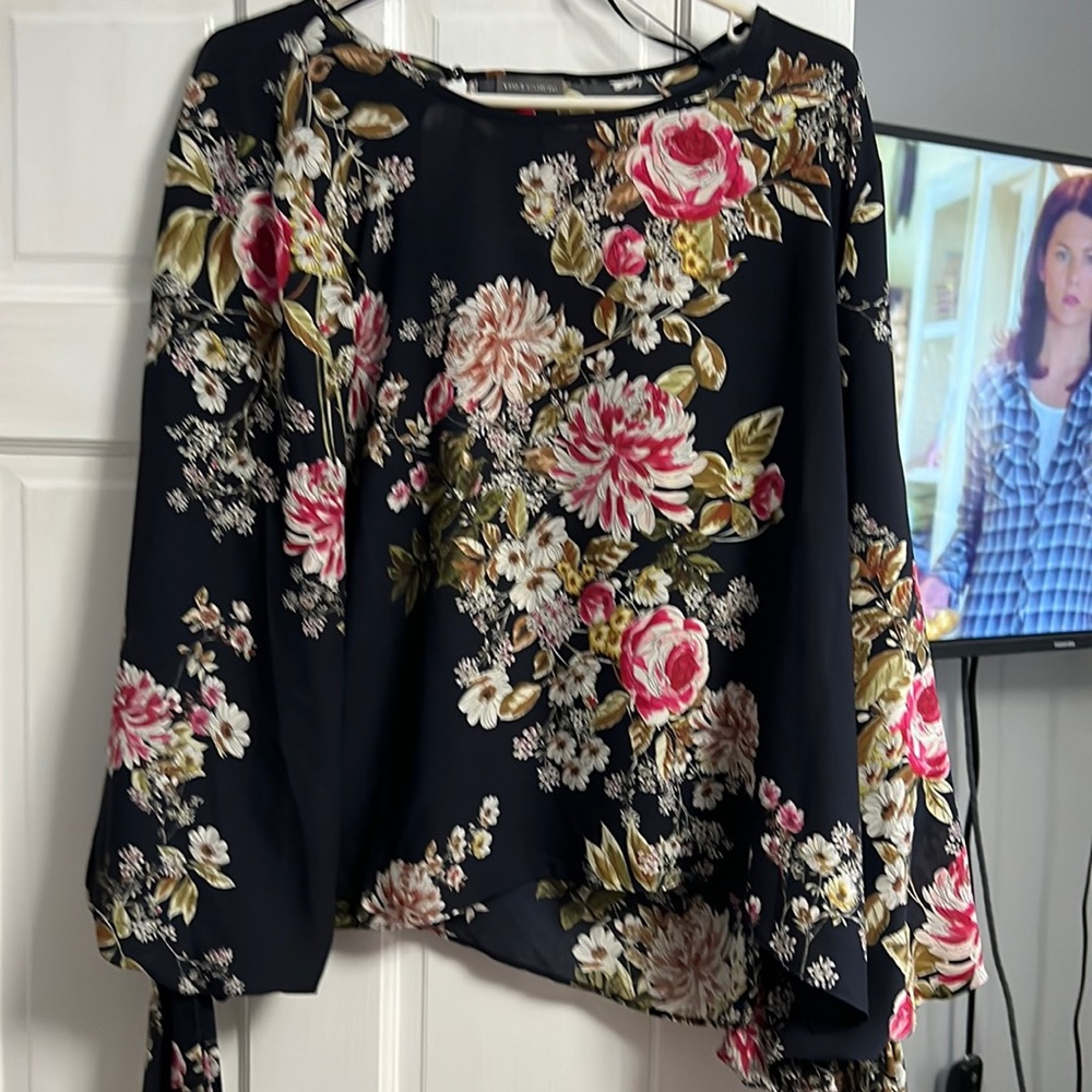 Vince Camino blue floral blouse size XL